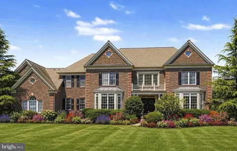 104 MEADOWVIEW DRIVE