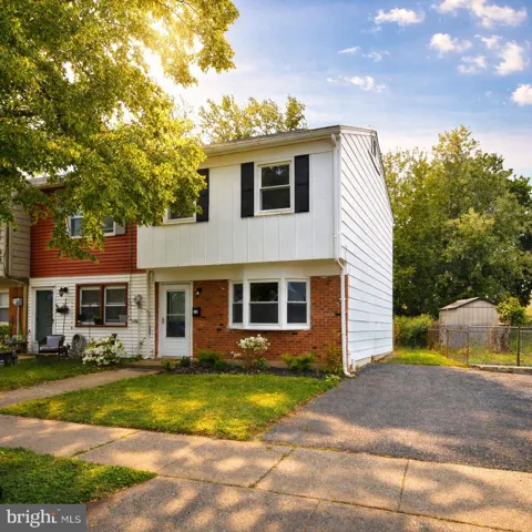 216 E PEARL STREET