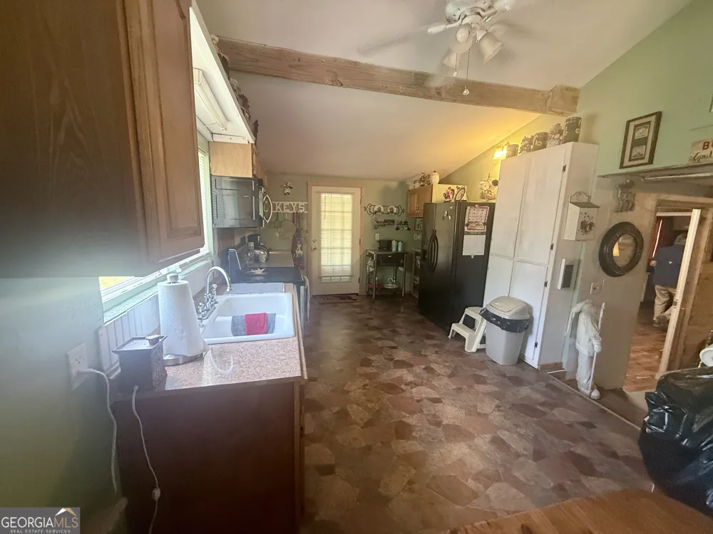 1072 Mountain View RD Trion, GA 30753