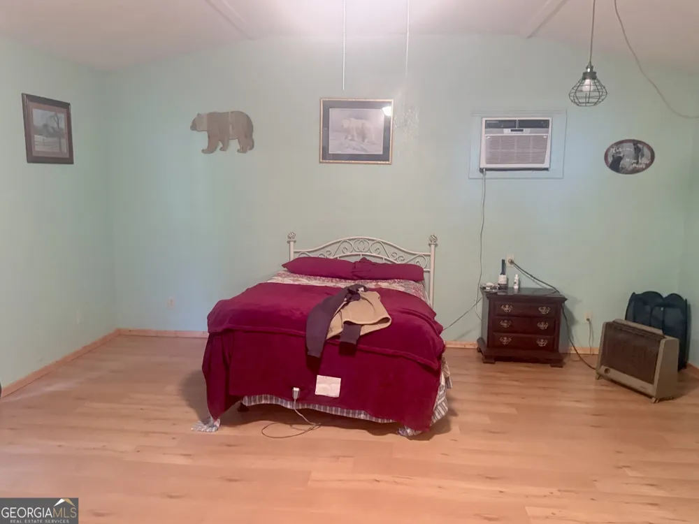 1072 Mountain View RD Trion, GA 30753