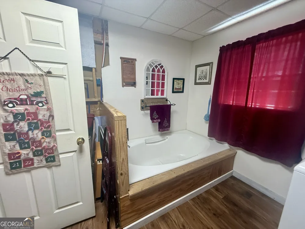 1072 Mountain View RD Trion, GA 30753