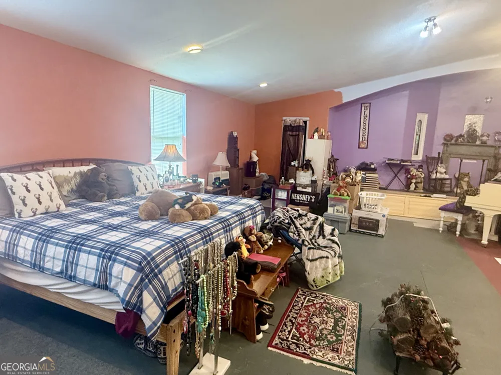 1072 Mountain View RD Trion, GA 30753
