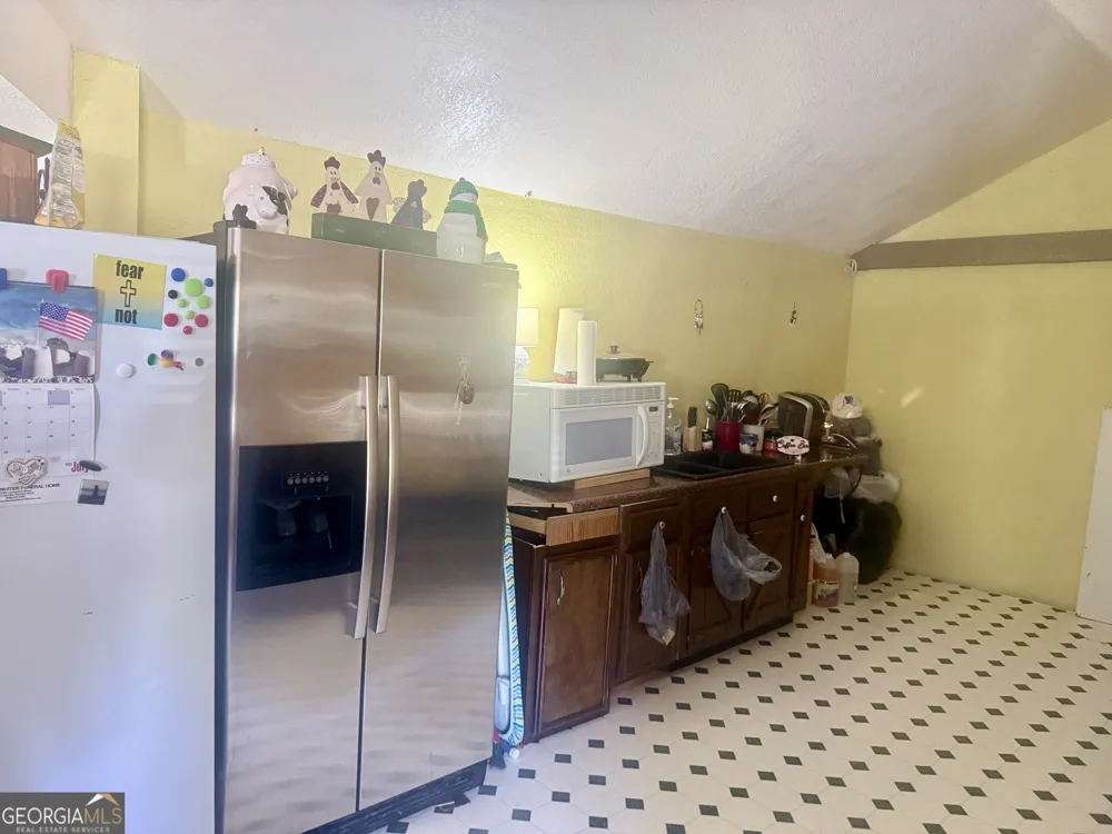 1072 Mountain View RD Trion, GA 30753