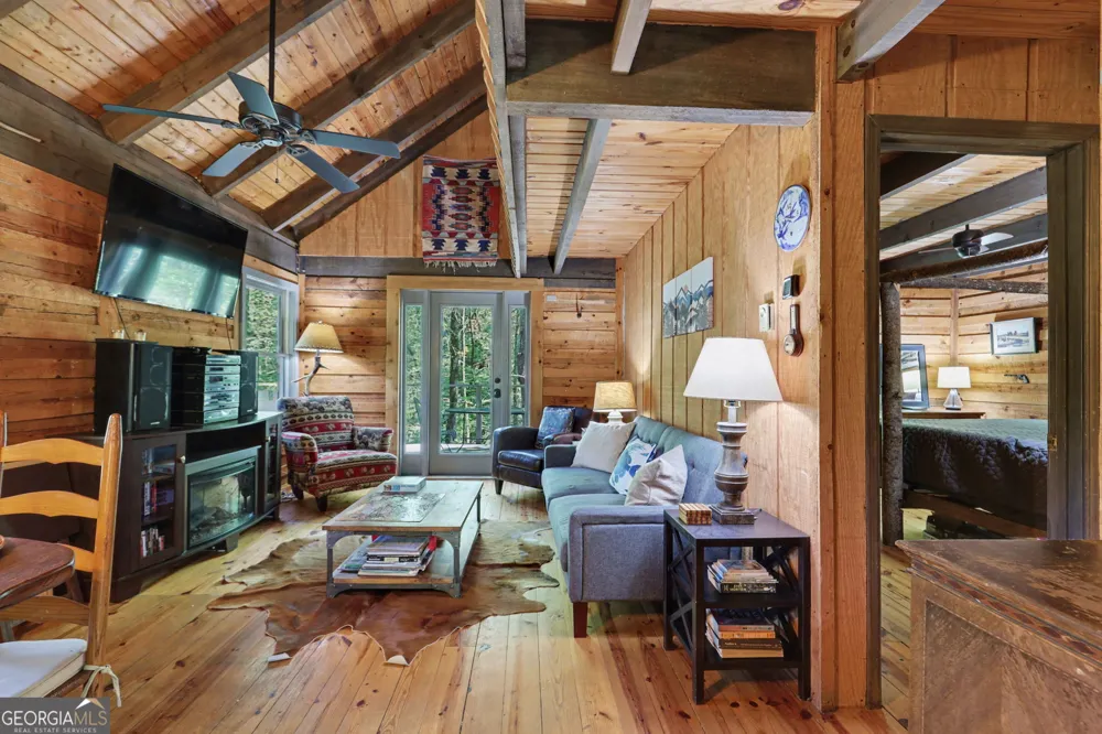 772 Glassy MTN Tiger, GA 30576