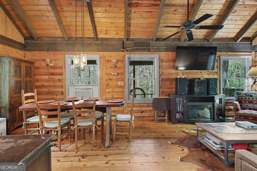 772 Glassy MTN Tiger, GA 30576