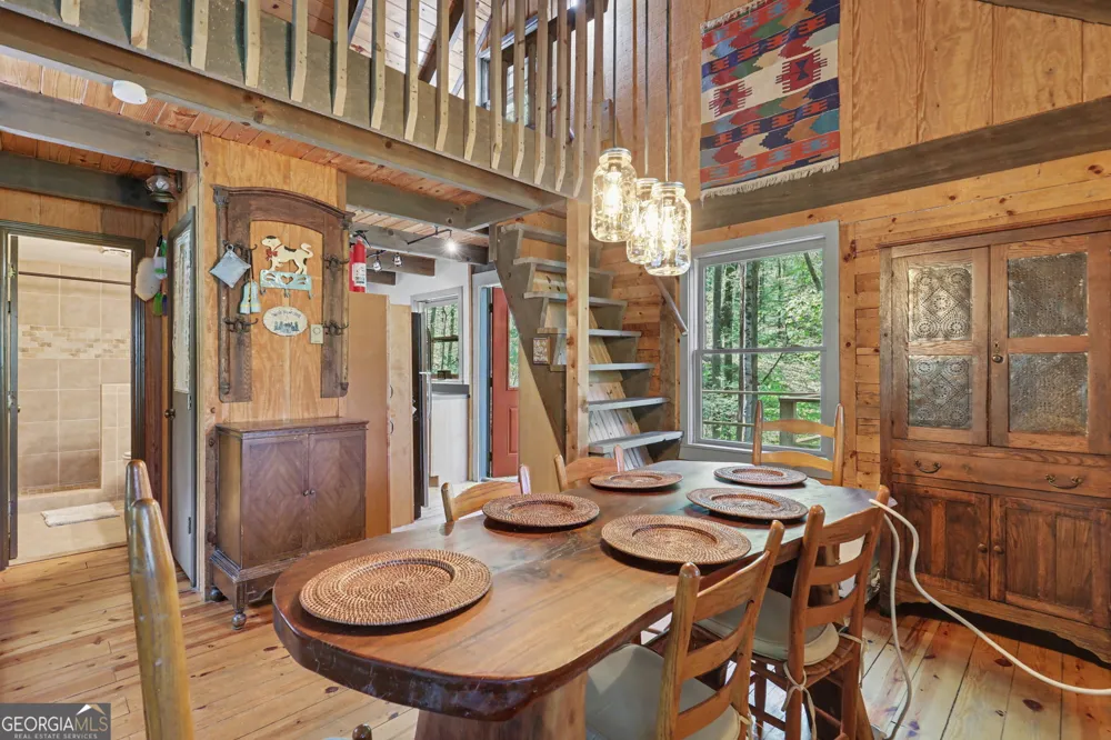 772 Glassy MTN Tiger, GA 30576