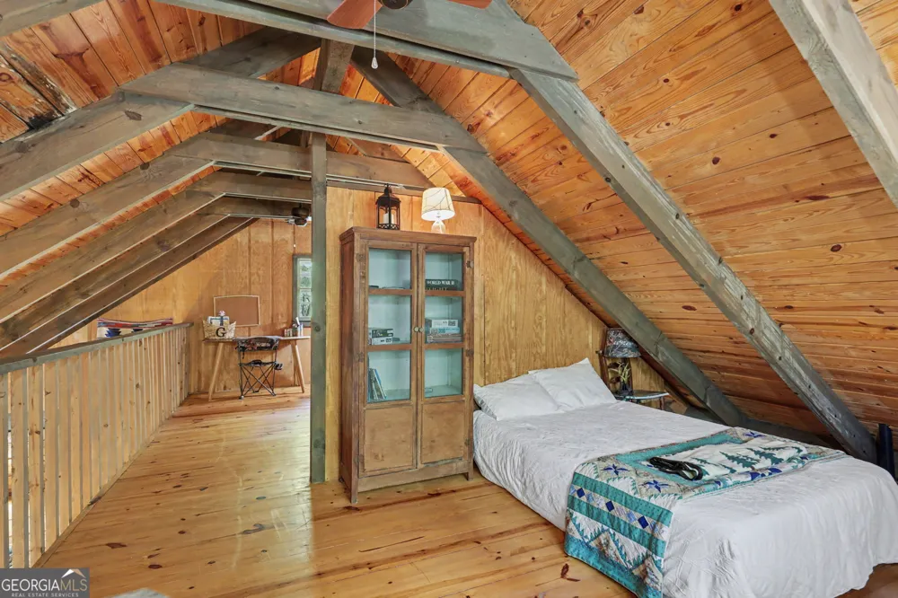 772 Glassy MTN Tiger, GA 30576