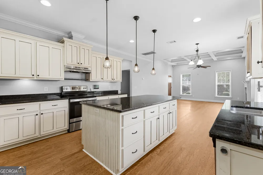 75 Jacobs CIR Richmond Hill, GA 31324