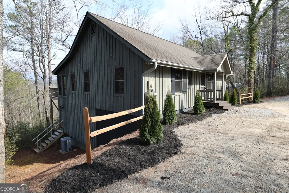 505 Long Mountain DR Lakemont, GA 30552