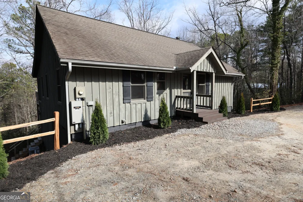 505 Long Mountain DR Lakemont, GA 30552
