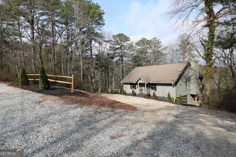 505 Long Mountain DR Lakemont, GA 30552
