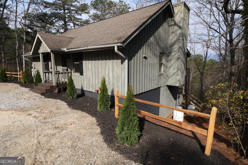 505 Long Mountain DR Lakemont, GA 30552