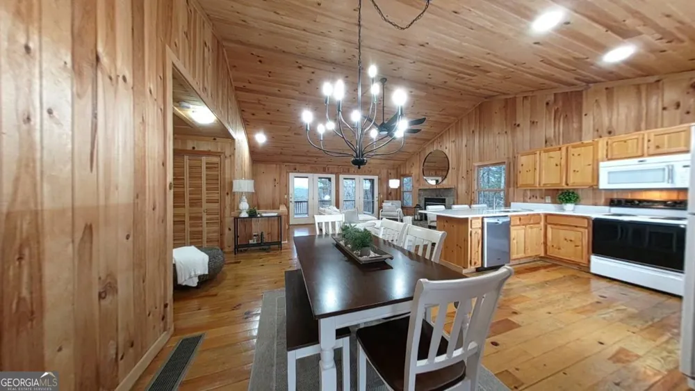 505 Long Mountain DR Lakemont, GA 30552
