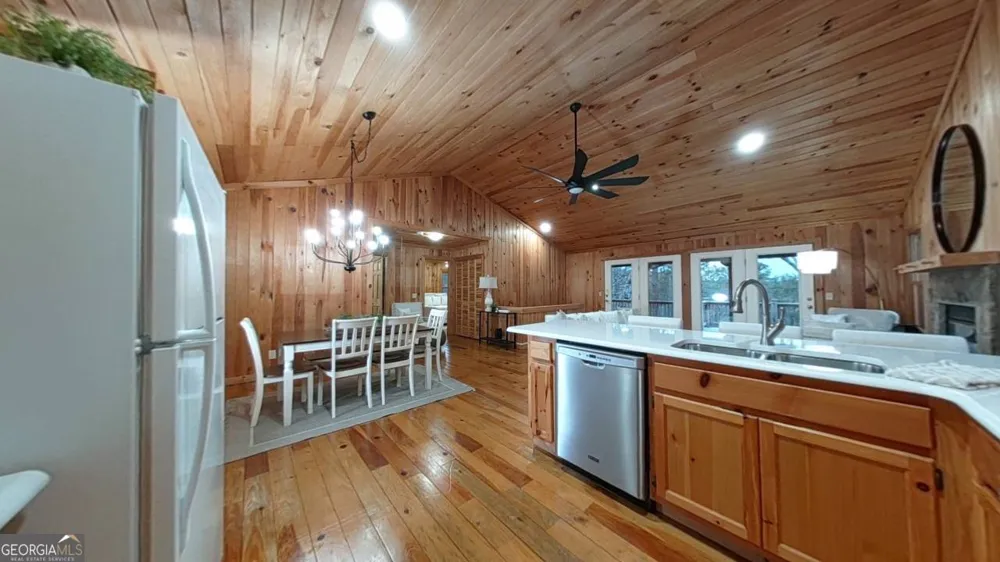 505 Long Mountain DR Lakemont, GA 30552