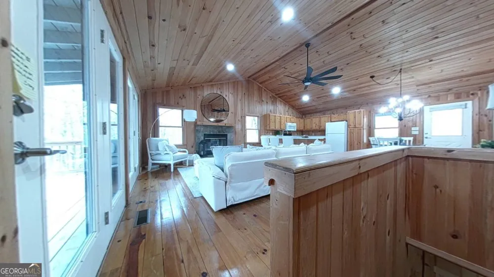 505 Long Mountain DR Lakemont, GA 30552
