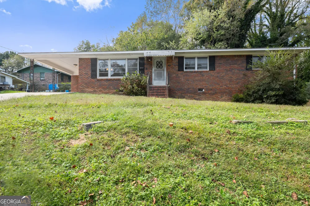 574 S Sage ST Toccoa, GA 30577
