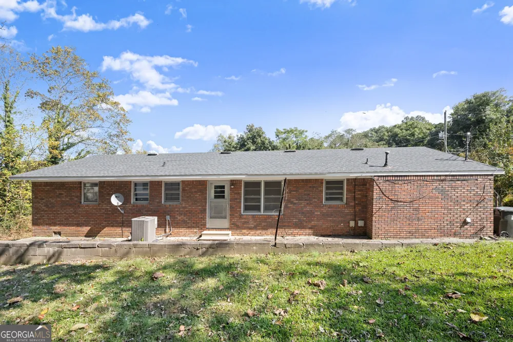574 S Sage ST Toccoa, GA 30577