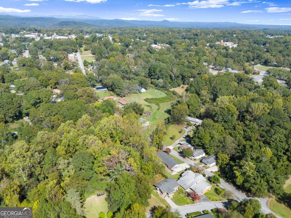574 S Sage ST Toccoa, GA 30577