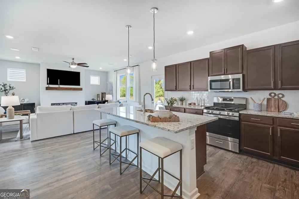 225 Groveton CT Euharlee, GA 30145