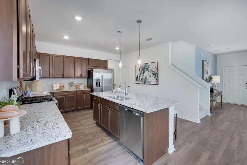 225 Groveton CT Euharlee, GA 30145