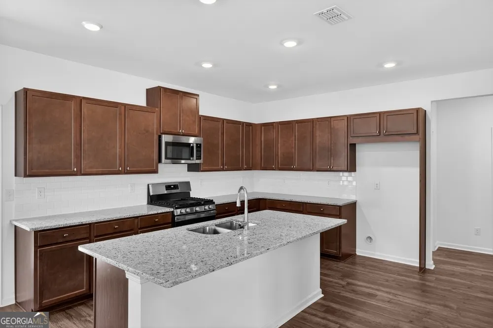 225 Groveton CT Euharlee, GA 30145