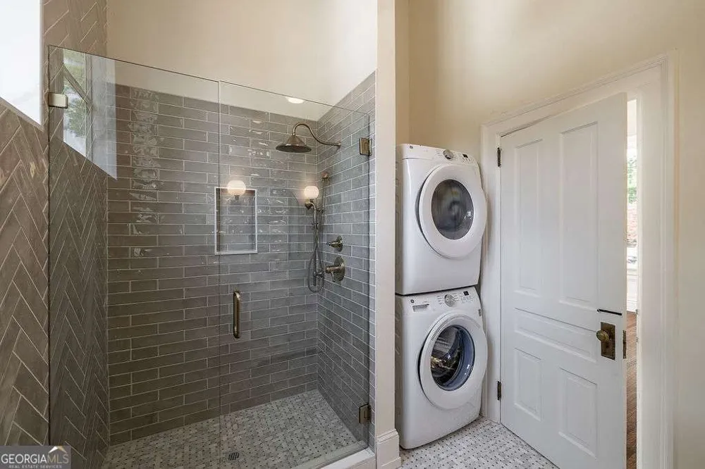 997 Milledge AVE Athens, GA 30605