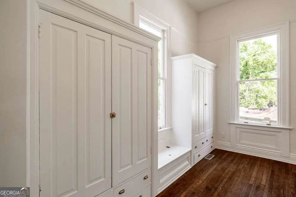 997 Milledge AVE Athens, GA 30605