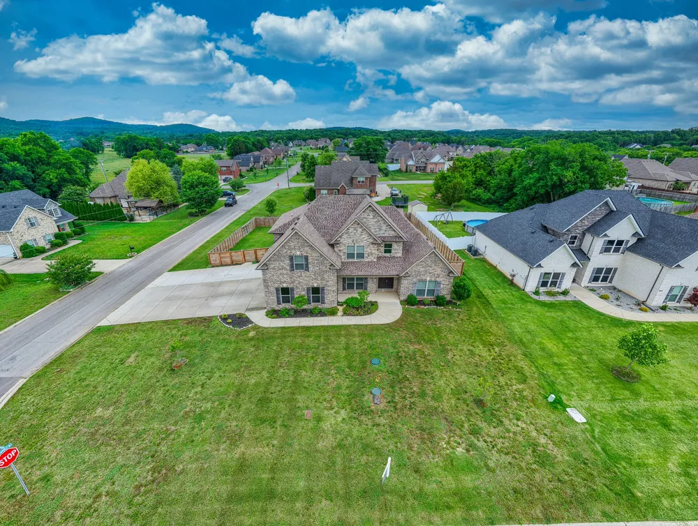 1103 Escalade Ct Lascassas, TN 37085