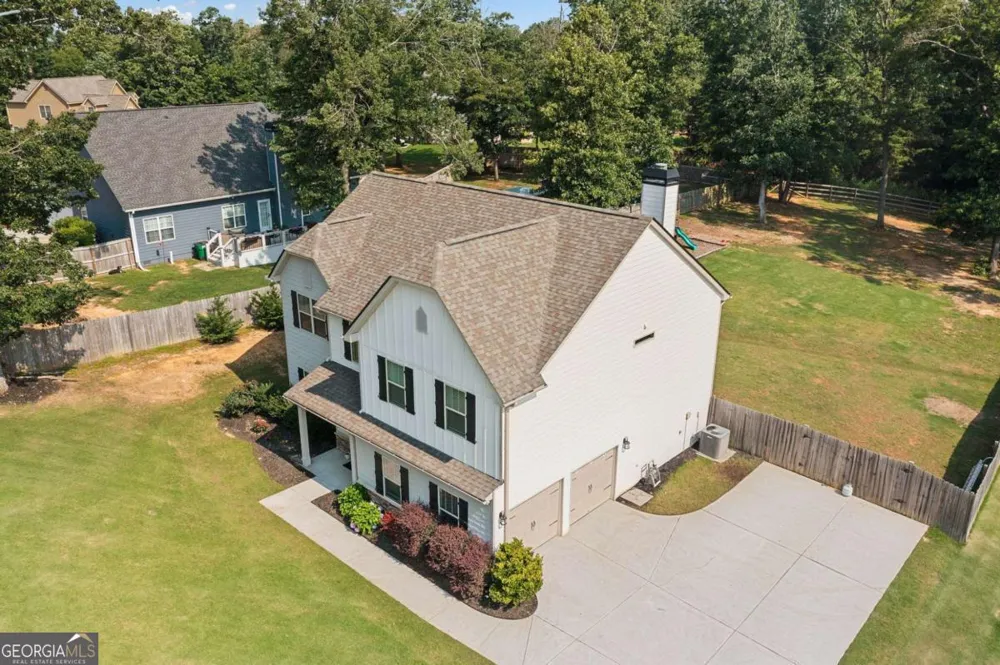 13 Four Feathers LN Rydal, GA 30171
