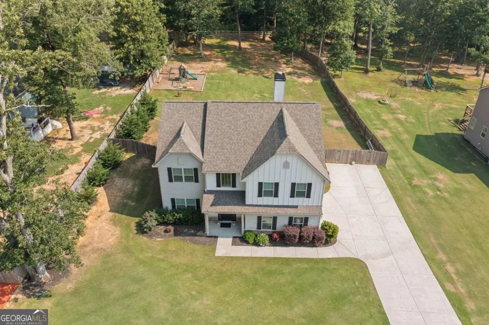 13 Four Feathers LN Rydal, GA 30171