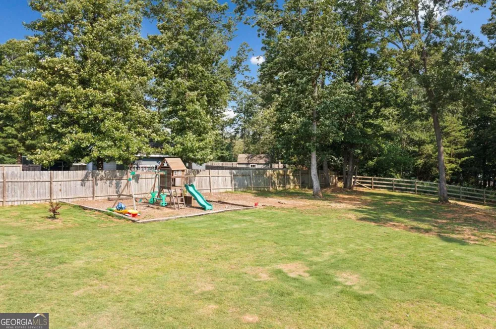 13 Four Feathers LN Rydal, GA 30171