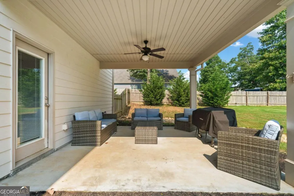 13 Four Feathers LN Rydal, GA 30171