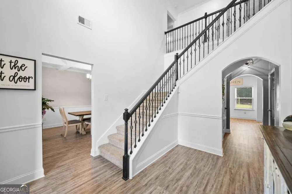 13 Four Feathers LN Rydal, GA 30171