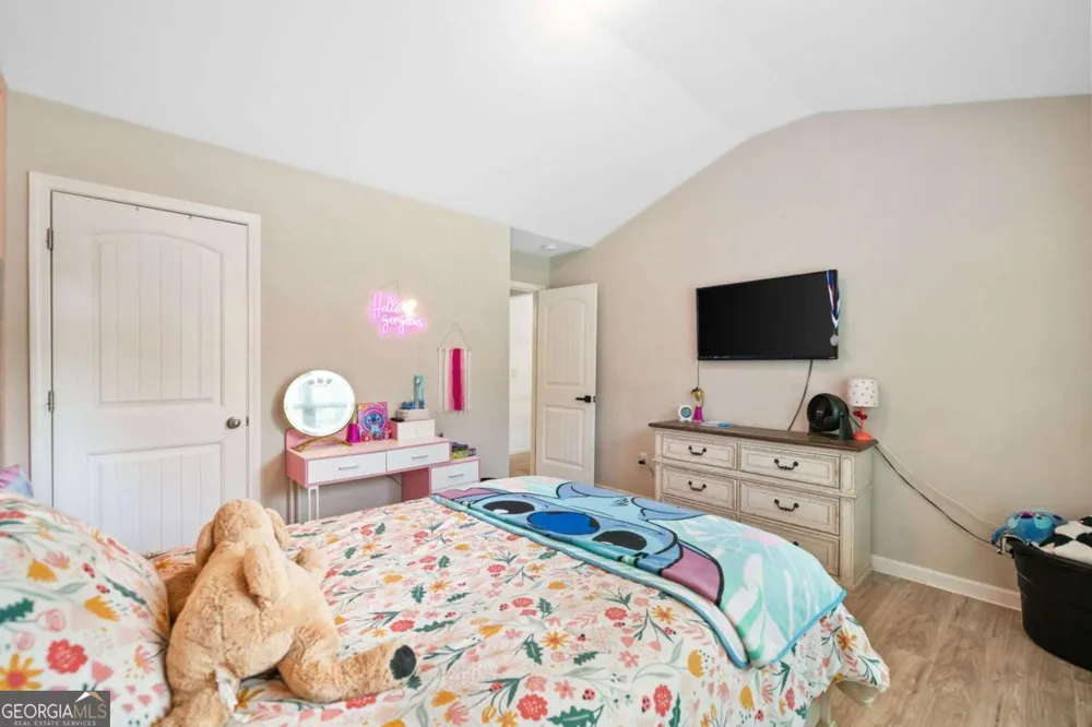 13 Four Feathers LN Rydal, GA 30171