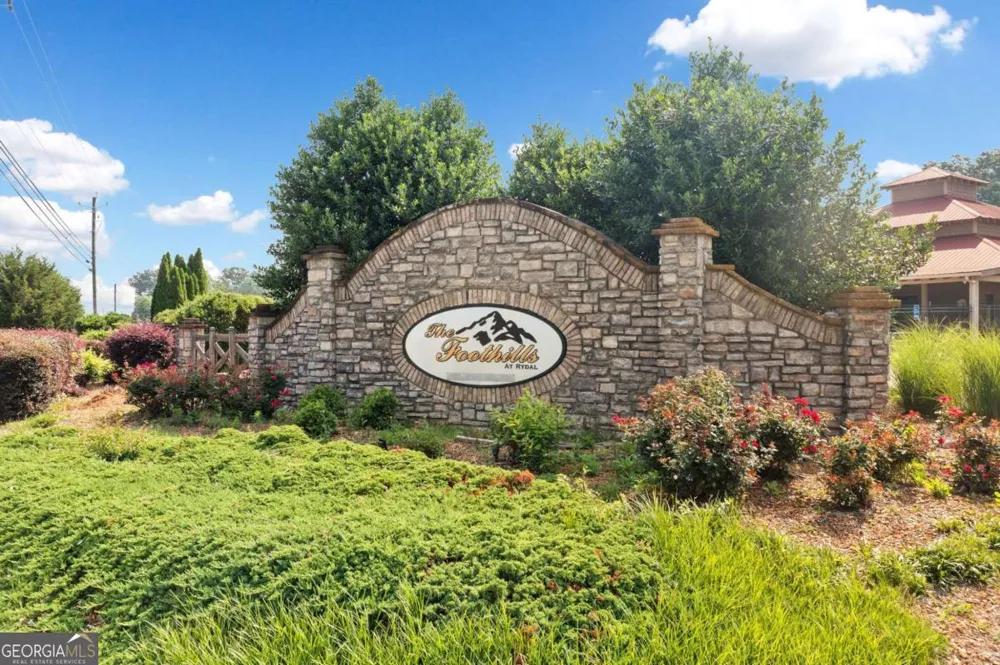 13 Four Feathers LN Rydal, GA 30171