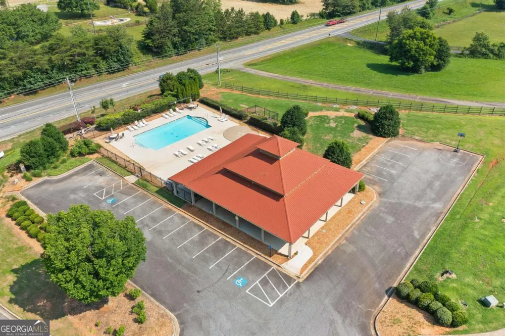 13 Four Feathers LN Rydal, GA 30171
