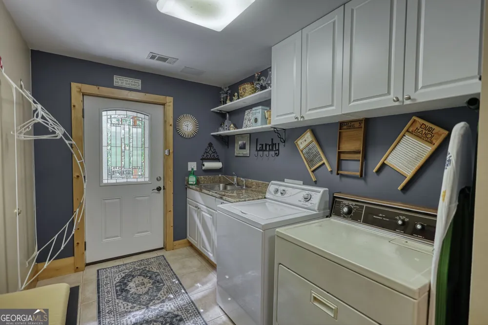 393 Edwards RD Oxford, GA 30054