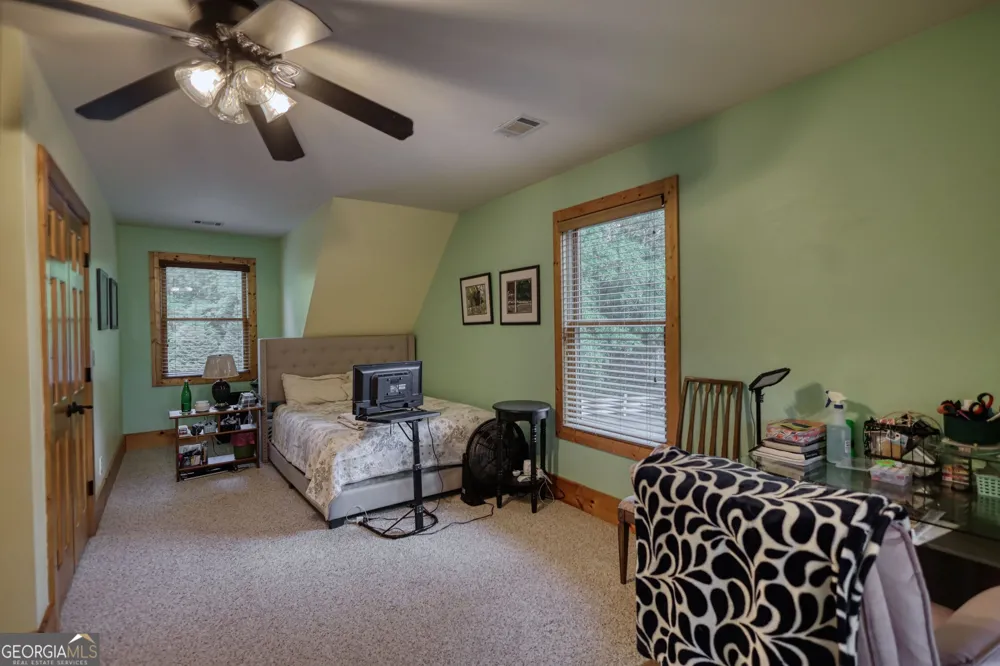 393 Edwards RD Oxford, GA 30054