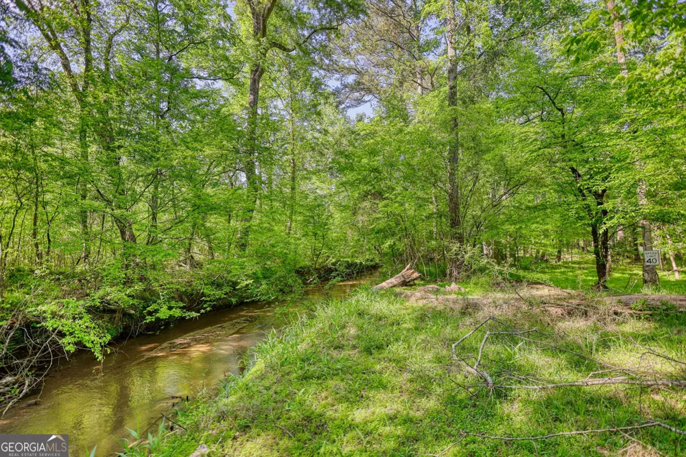 393 Edwards RD Oxford, GA 30054
