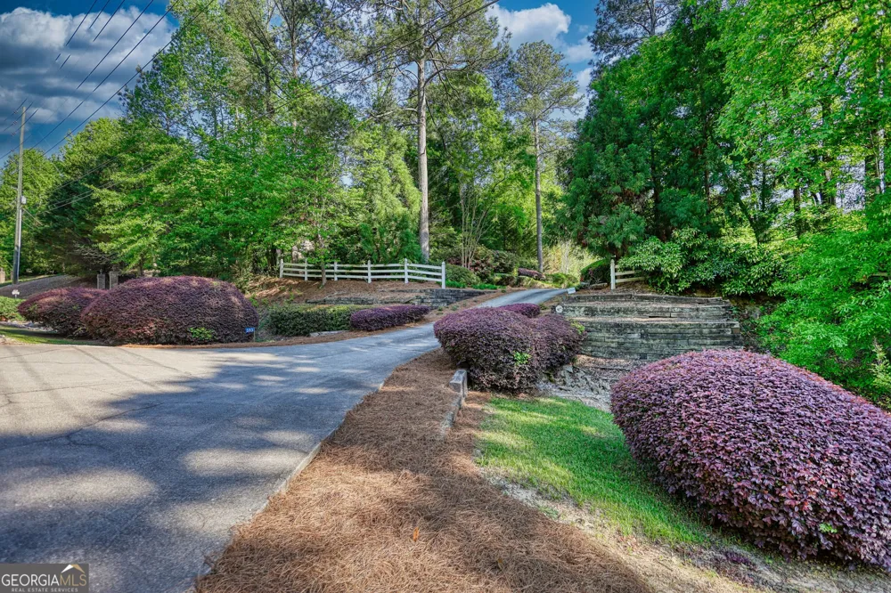 393 Edwards RD Oxford, GA 30054