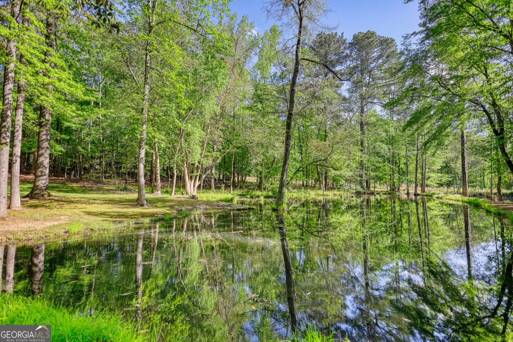 393 Edwards RD Oxford, GA 30054
