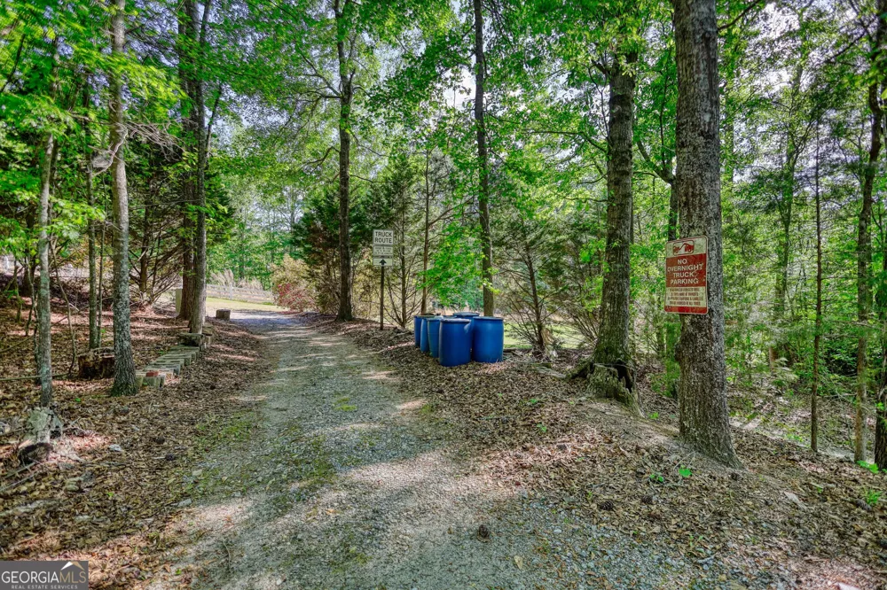393 Edwards RD Oxford, GA 30054