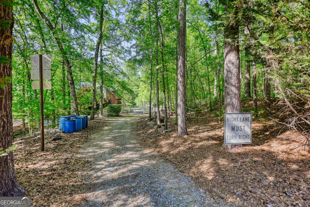 393 Edwards RD Oxford, GA 30054