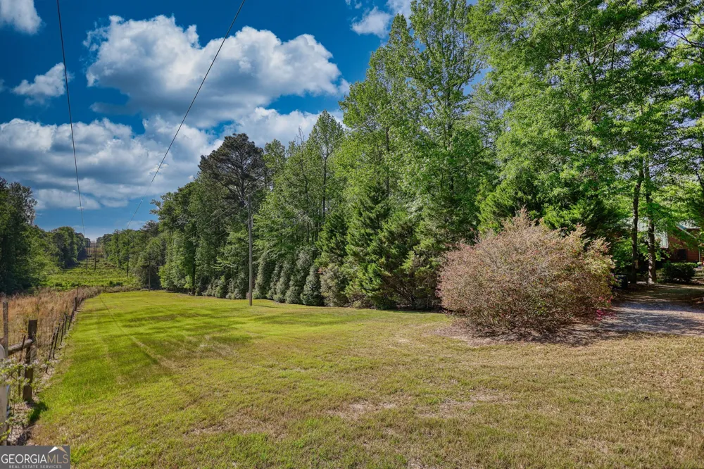 393 Edwards RD Oxford, GA 30054
