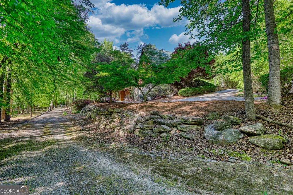 393 Edwards RD Oxford, GA 30054