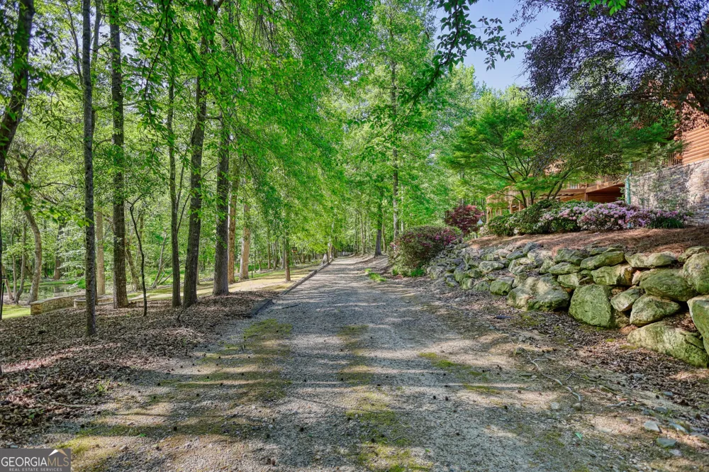 393 Edwards RD Oxford, GA 30054