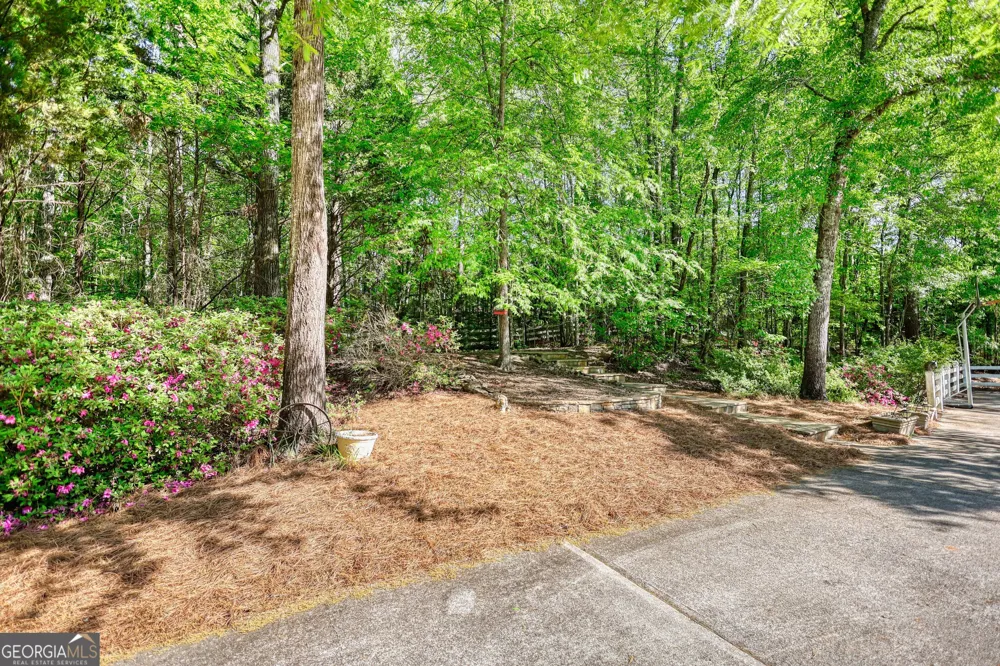 393 Edwards RD Oxford, GA 30054
