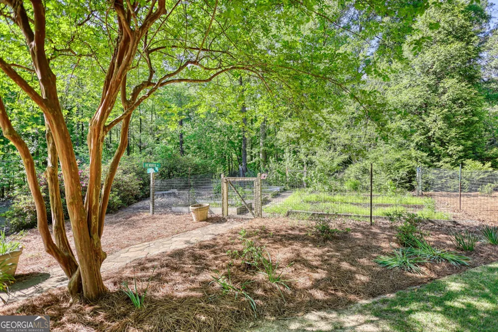 393 Edwards RD Oxford, GA 30054