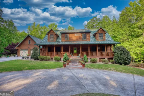 393 Edwards RD