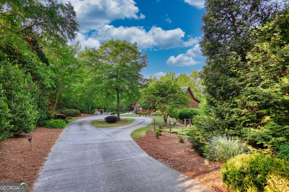 393 Edwards RD Oxford, GA 30054